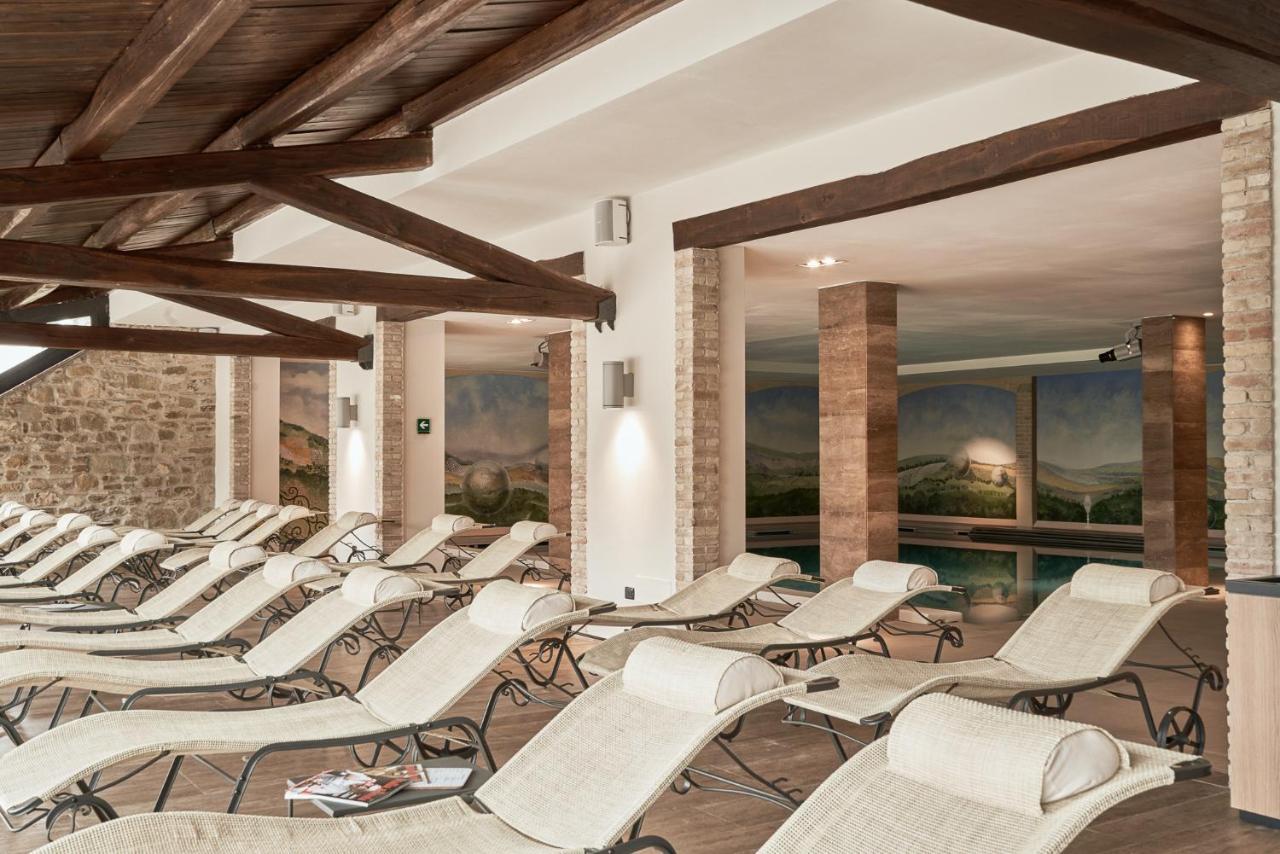 Borgo Lanciano Otel Castelraimondo Dış mekan fotoğraf