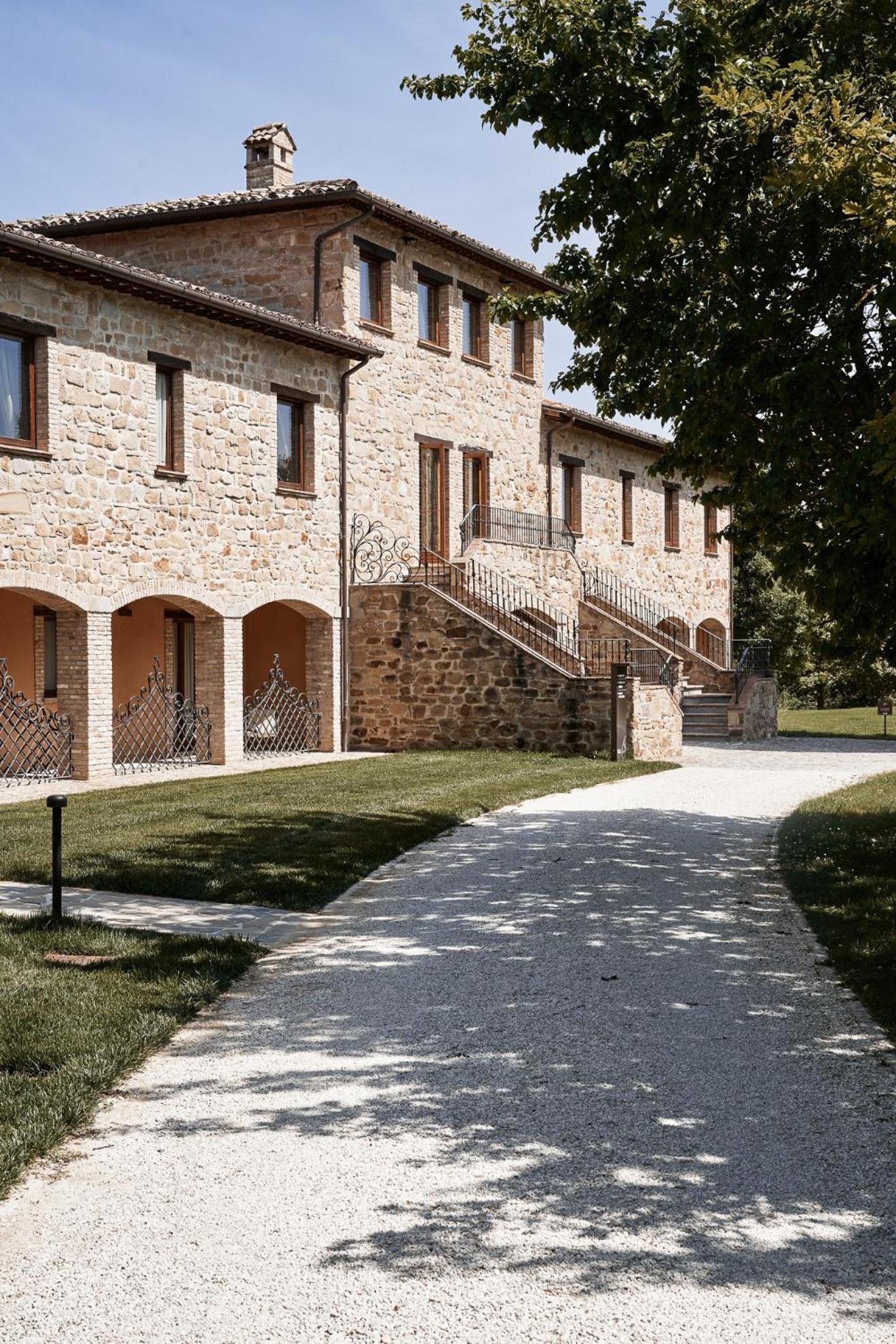 Borgo Lanciano Otel Castelraimondo Dış mekan fotoğraf