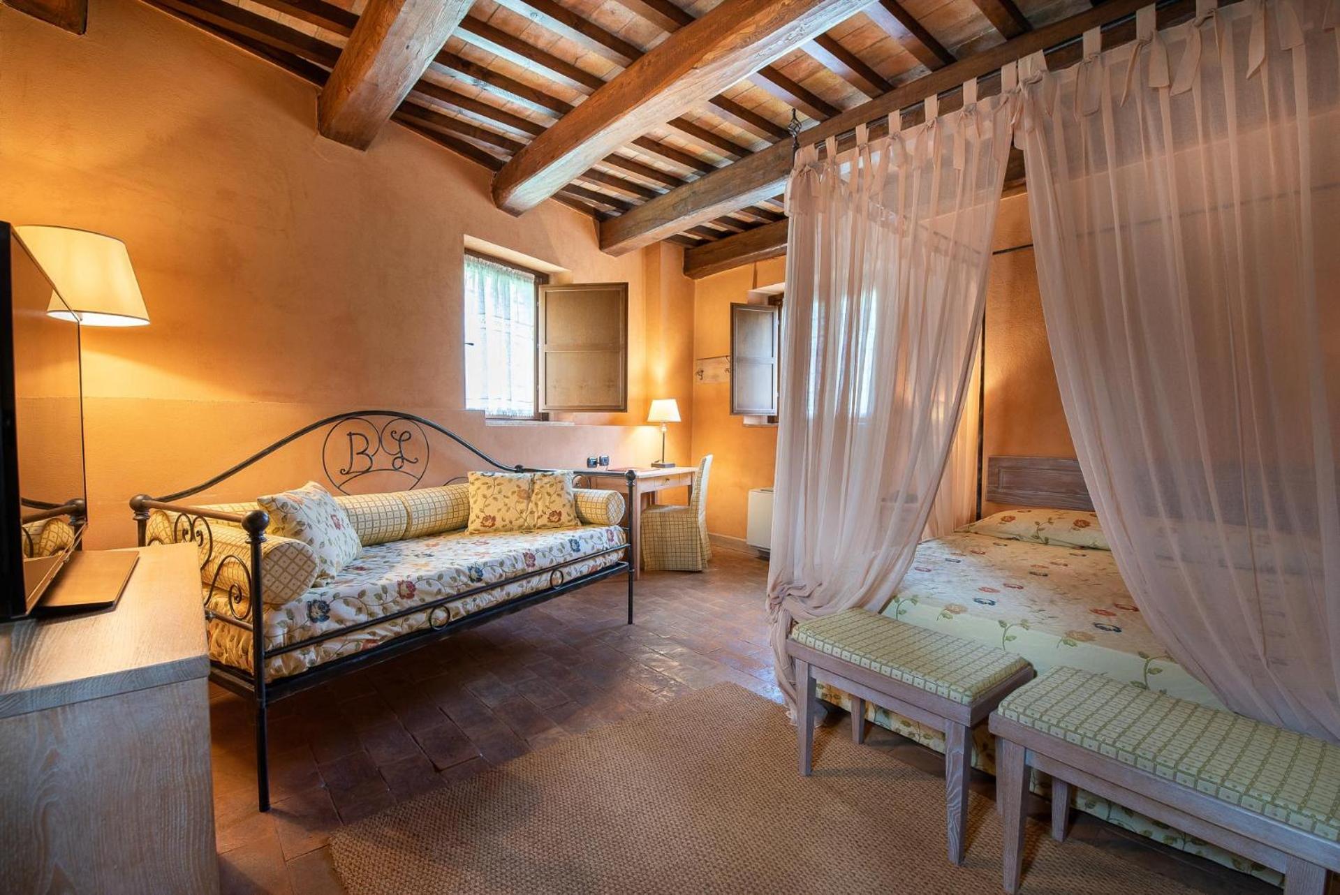 Borgo Lanciano Otel Castelraimondo Dış mekan fotoğraf